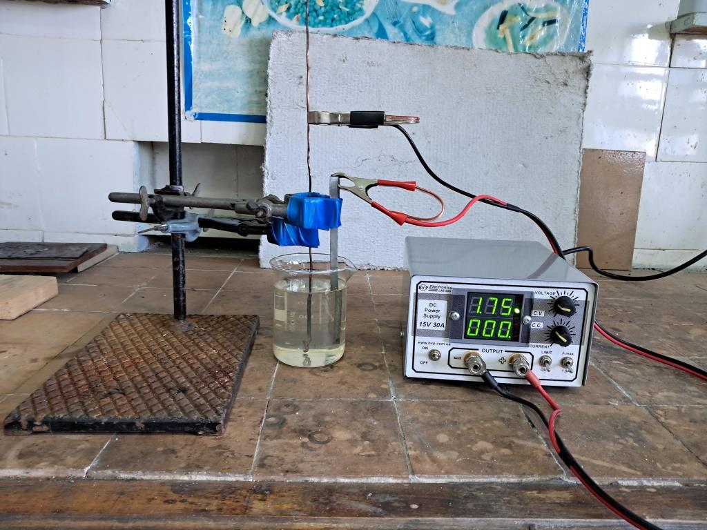 Electrolysis of hydrochloric acid (test of power supply unit)